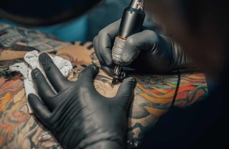 tatuaggio in fase di lavorazione