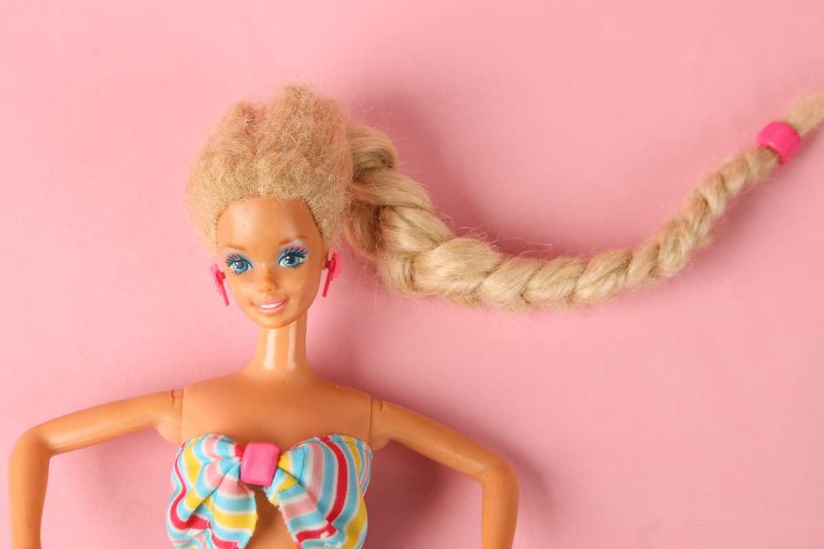 Donna spende 100mila euro per diventare come Barbie