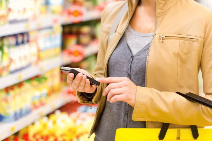 Come spendere meno e e risparmiare sulla spesa al supermercato: occhio a queste app