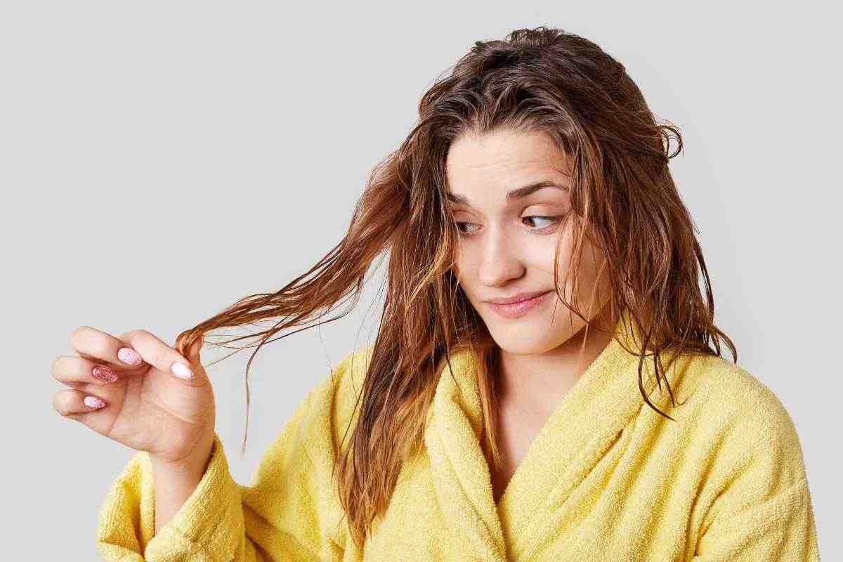 Come proteggere i capelli dai danni del calcare