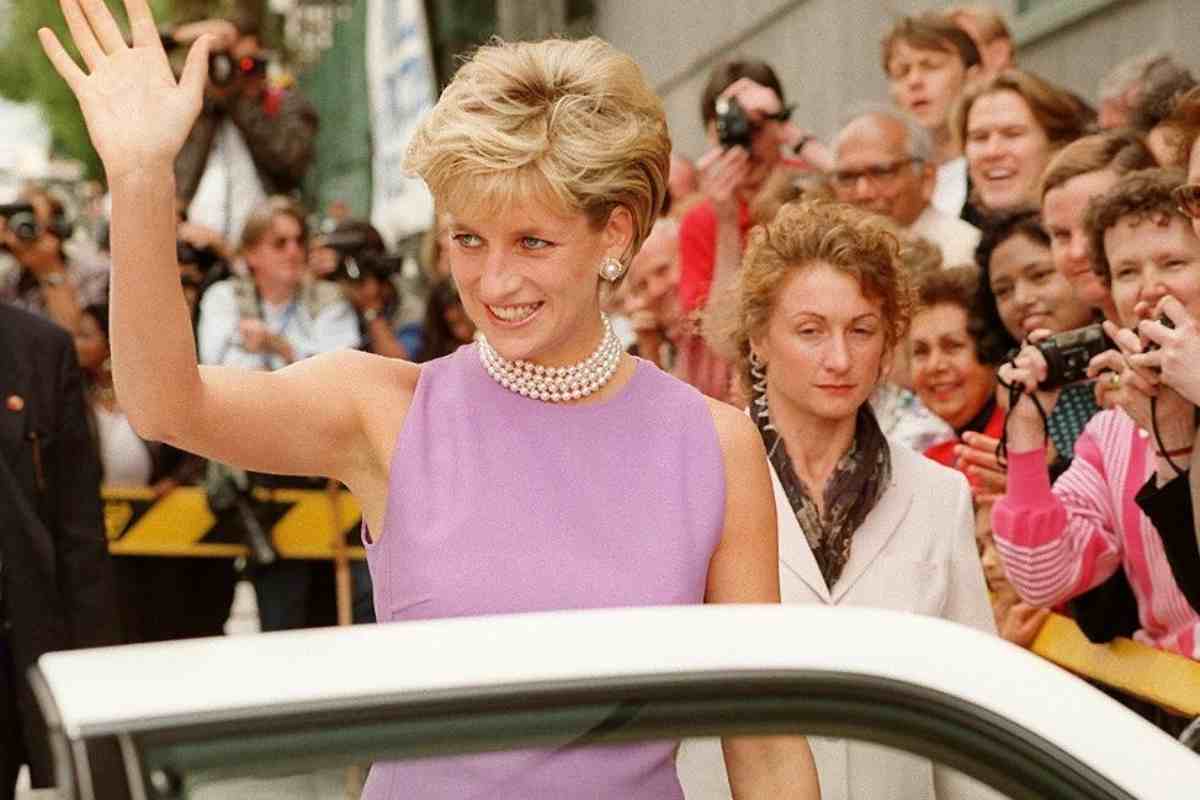 Lady Diana fu messa da parte dalla regina Elisabetta