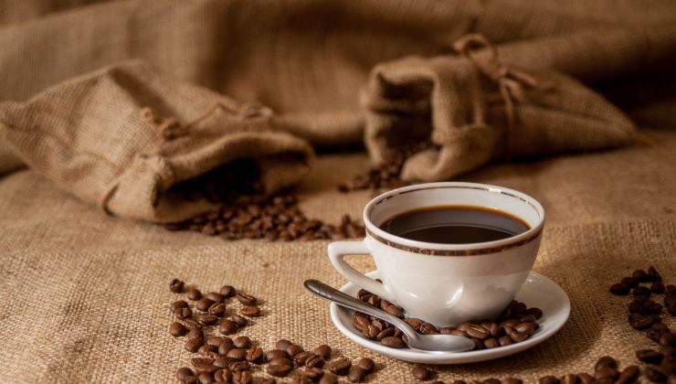 tutti i rischi e i benefici del consumo di caffè