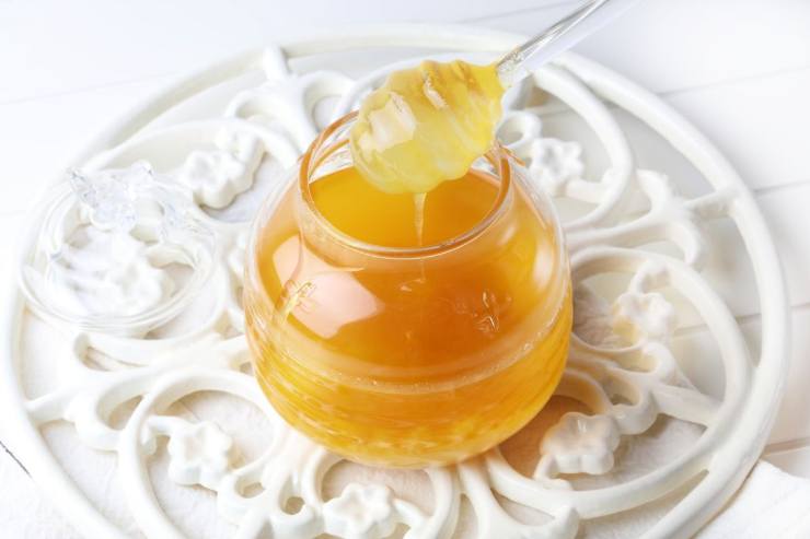 come riconoscere il miele puro